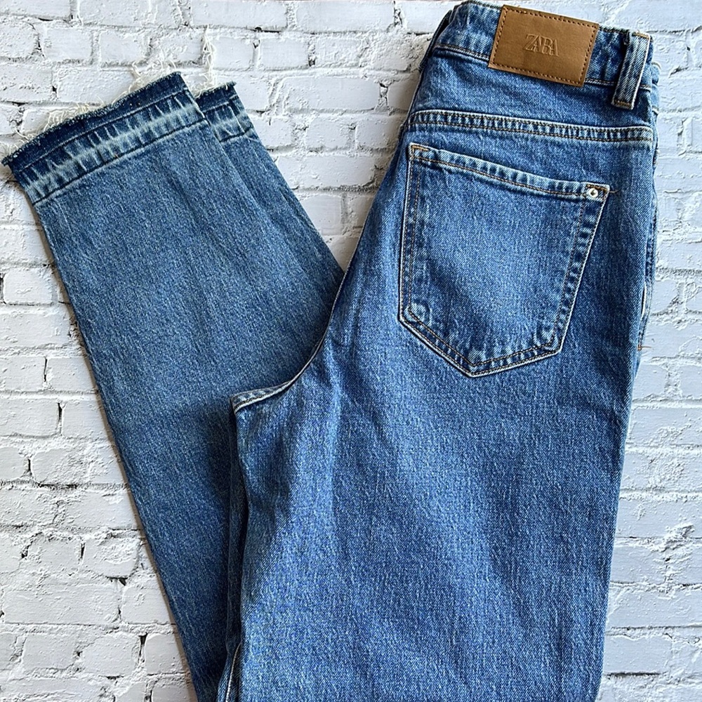 ZARA | High waisted distressed hem jeans - Picture 2 of 10